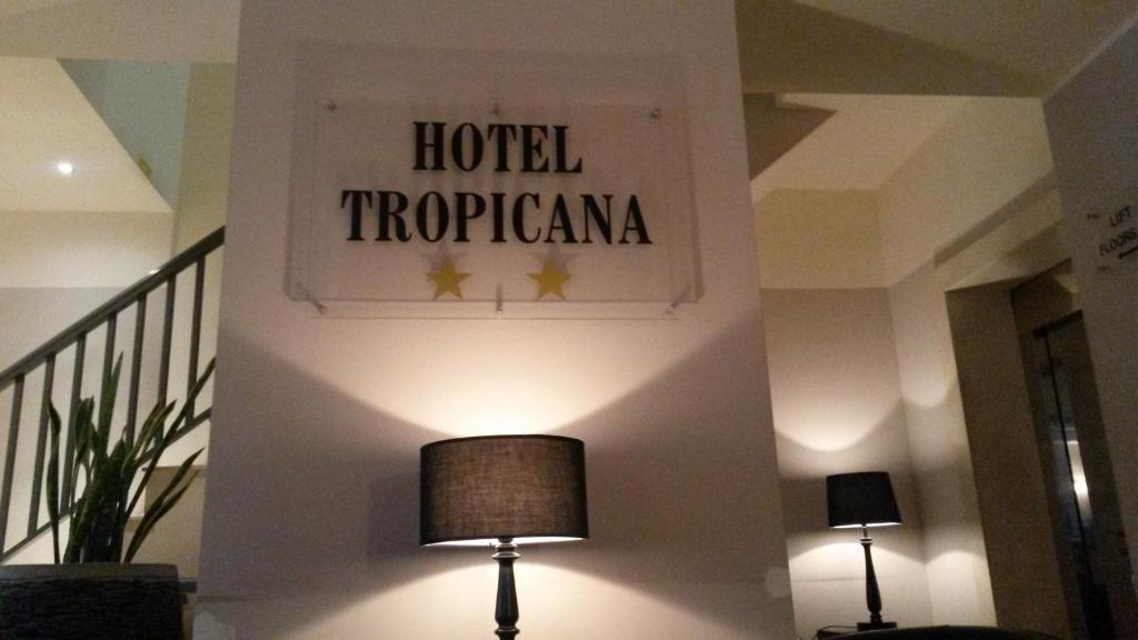 Tropicana Hotel Saint Julian's ภายนอก รูปภาพ